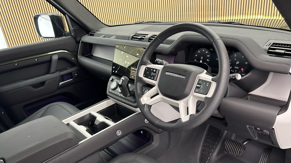 Land Rover Defender 110 Urban Image 5