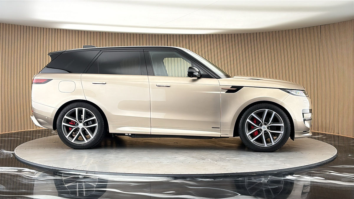 More views of Land Rover Range Rover Sport