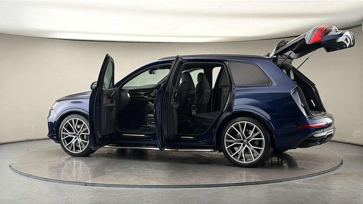 More views of Audi Q7