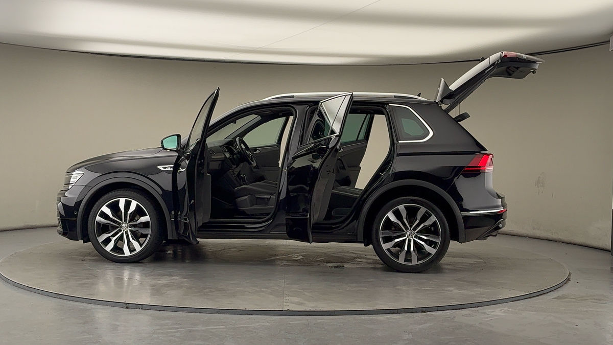 More views of Volkswagen Tiguan