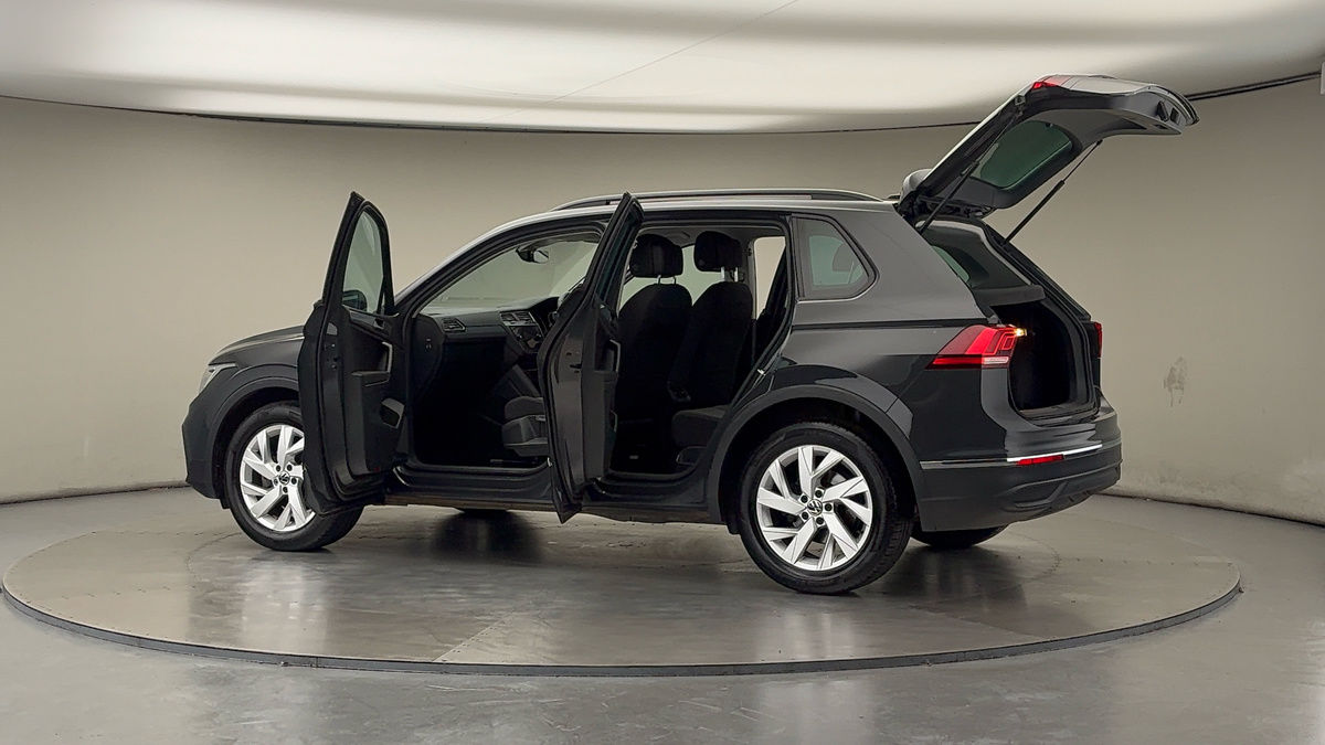 More views of Volkswagen Tiguan