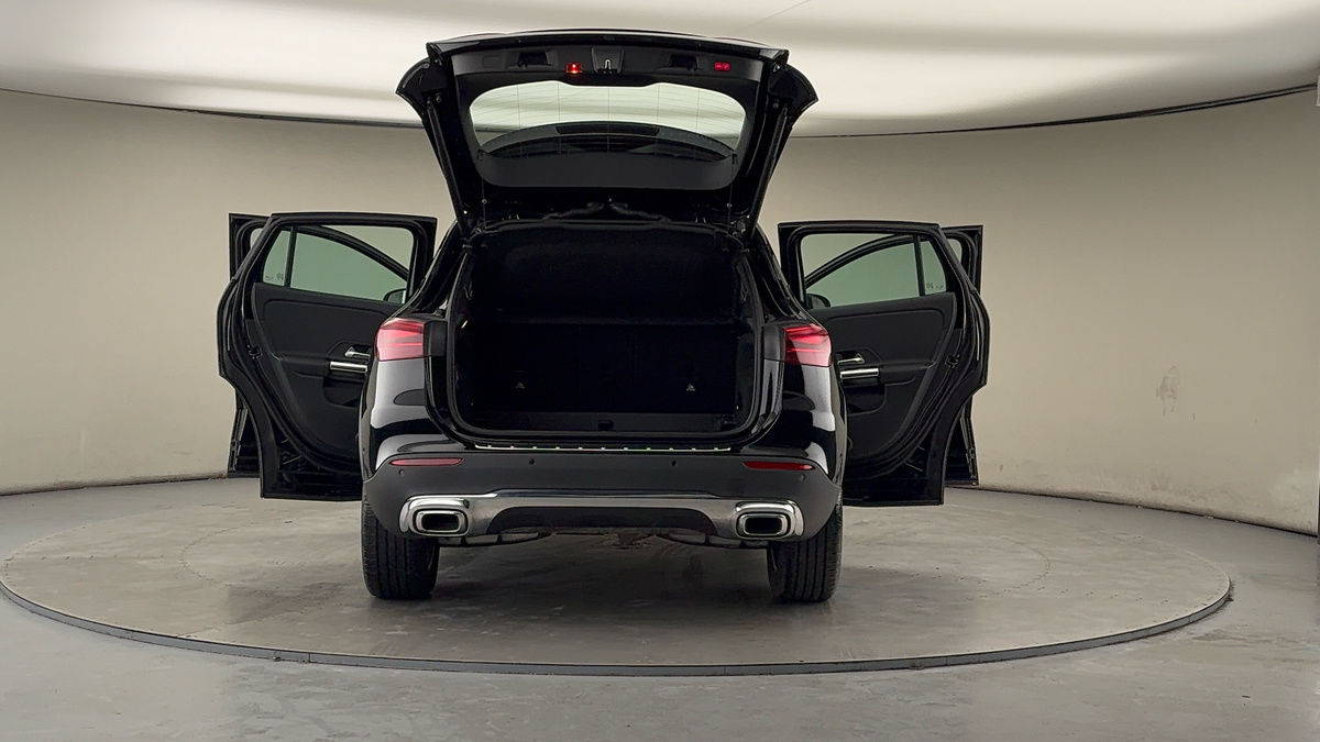 More views of Mercedes-Benz GLA