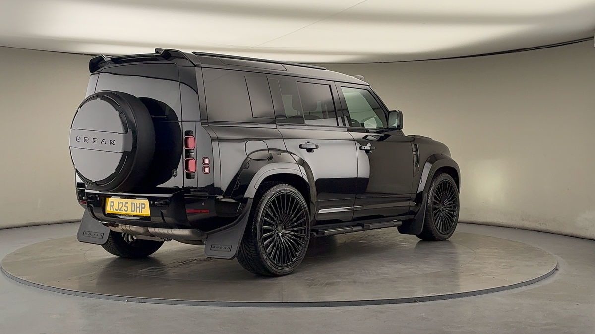 More views of Land Rover Defender 110