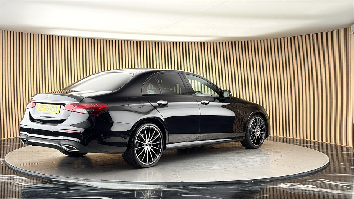 Mercedes-Benz E Class Image 21