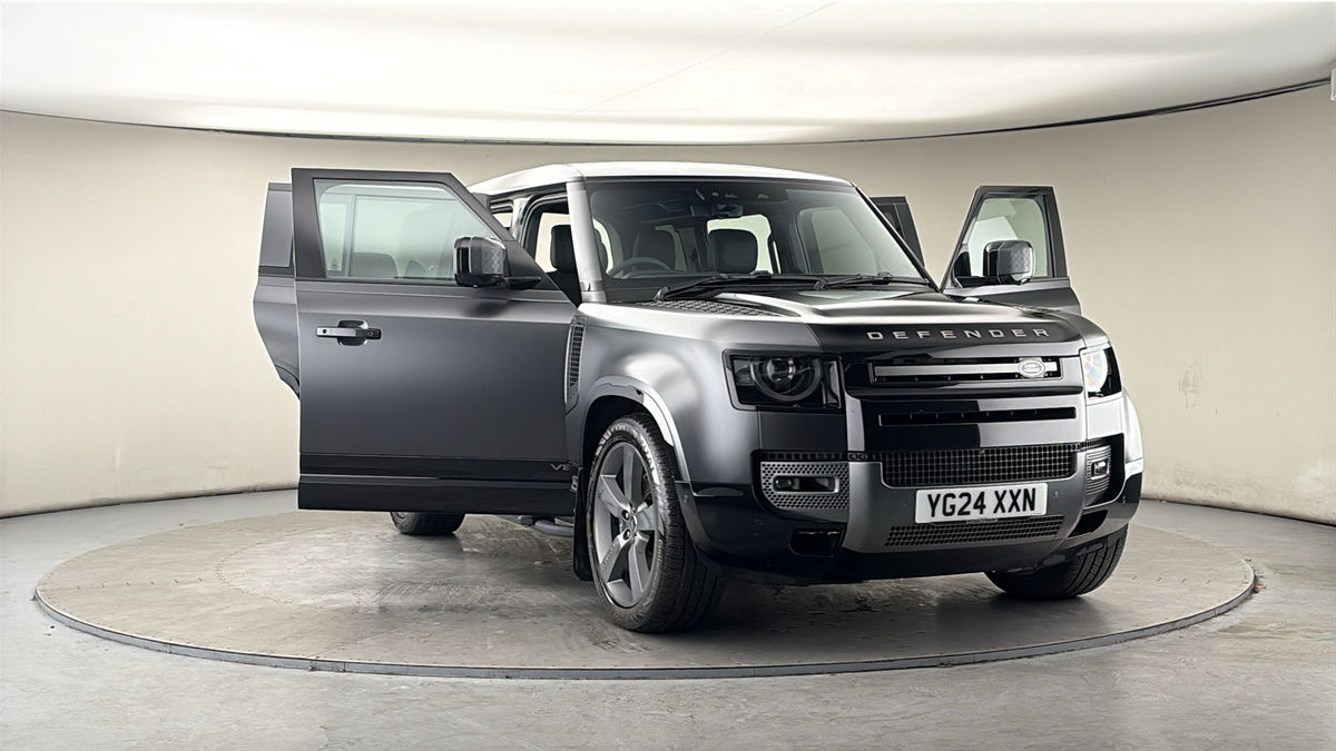 More views of Land Rover Defender 110