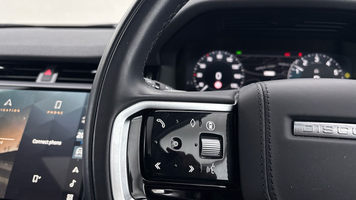 Land Rover Discovery Sport Image 13