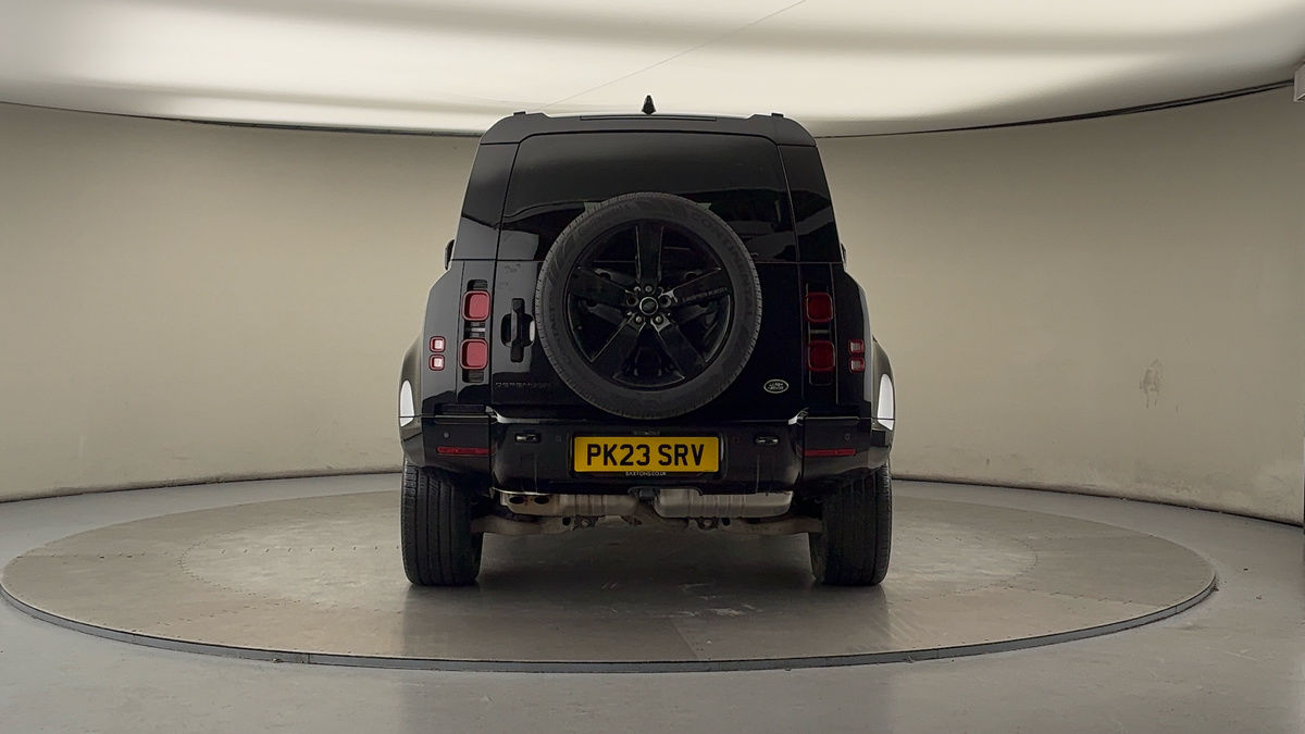 Land Rover Defender 110 Image 4