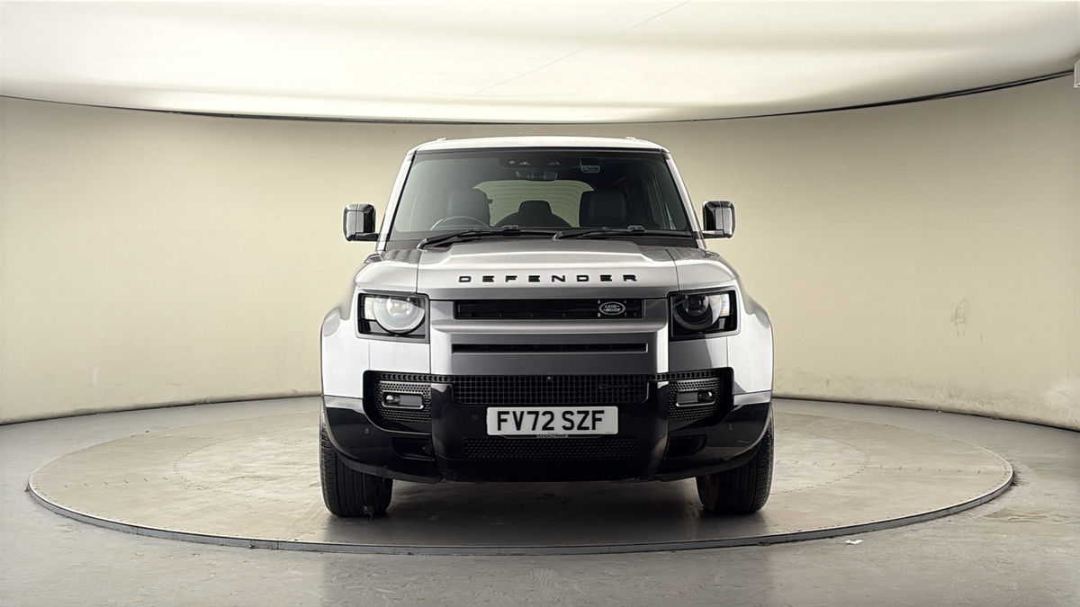 Land Rover Defender 110 Image 3