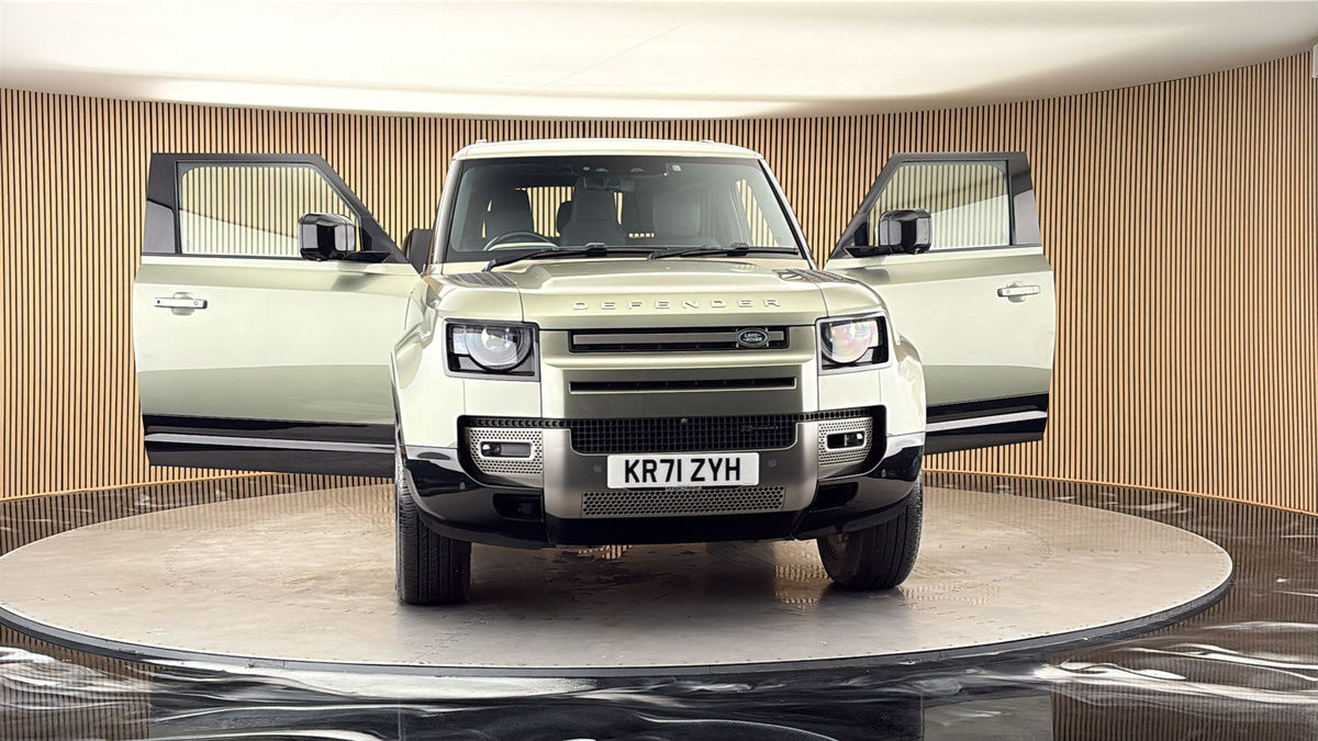 More views of Land Rover Defender 90