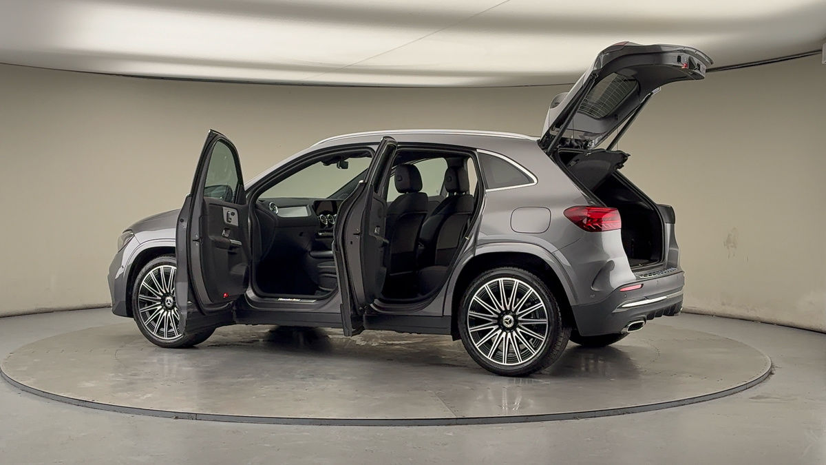 More views of Mercedes-Benz GLA