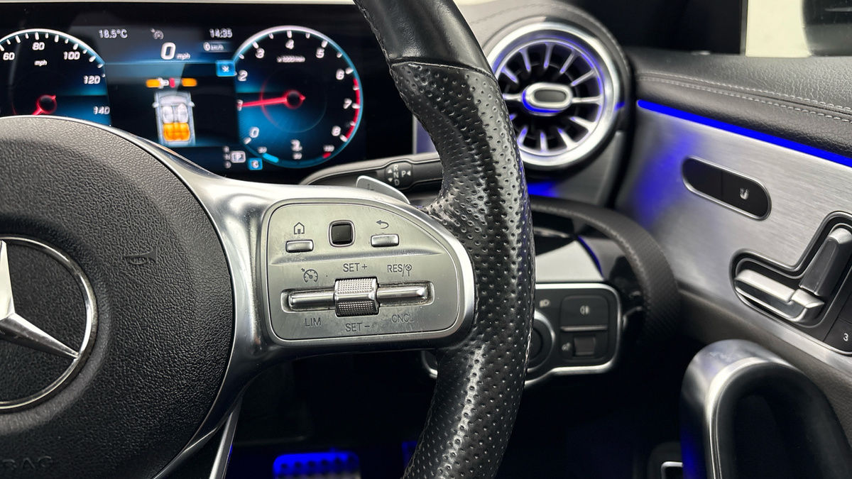 Mercedes-Benz CLA Image 14