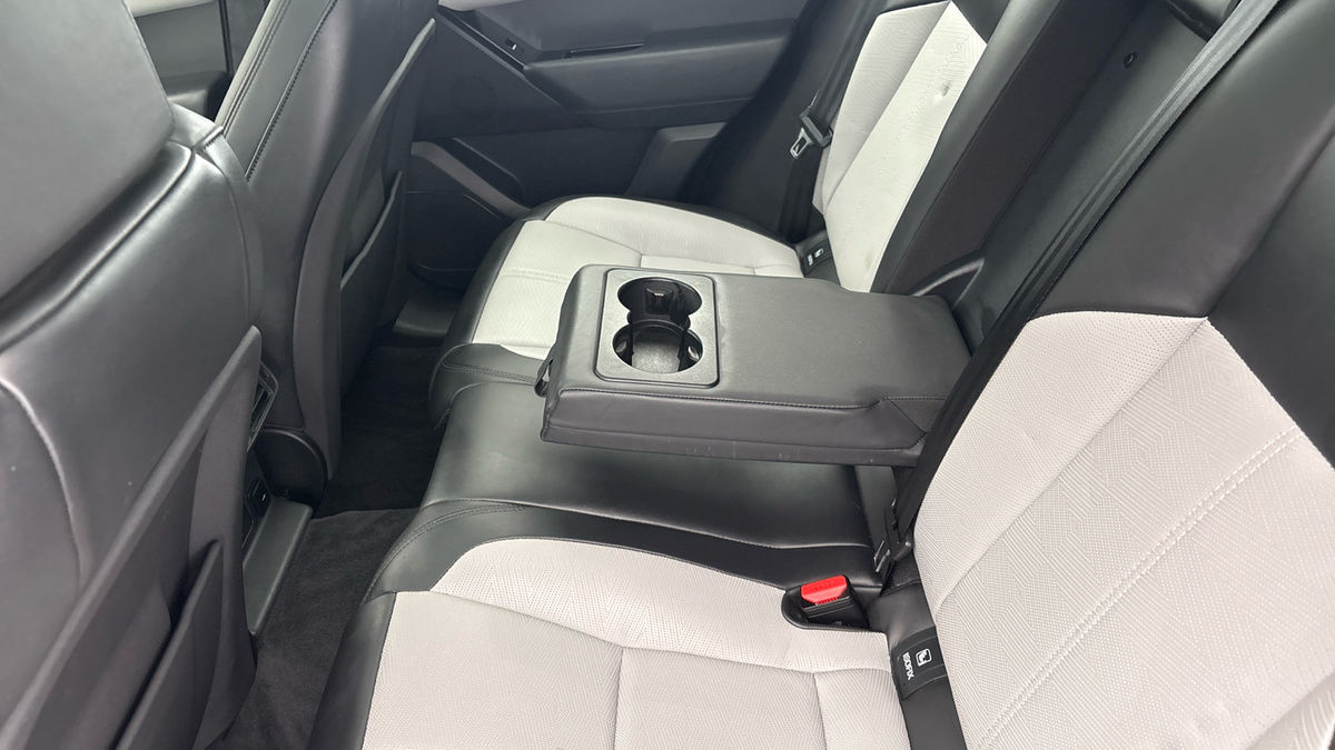 Land Rover Range Rover Velar Image 9