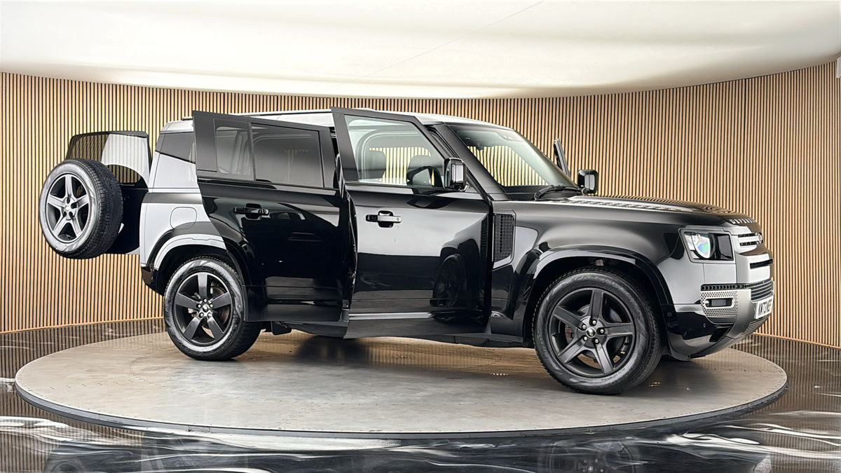 More views of Land Rover Defender 110