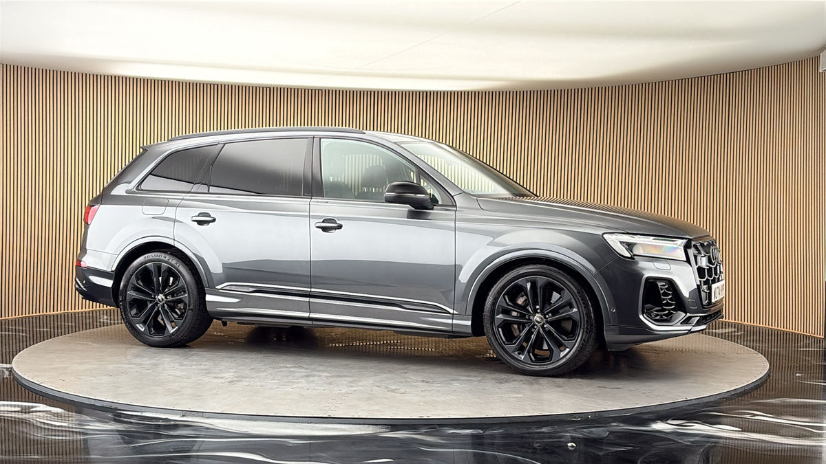 More views of Audi Q7