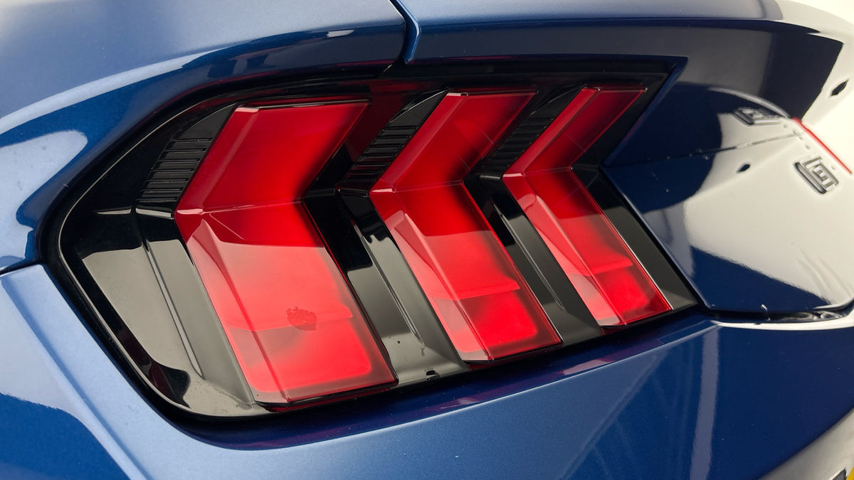 Ford Mustang Image 28