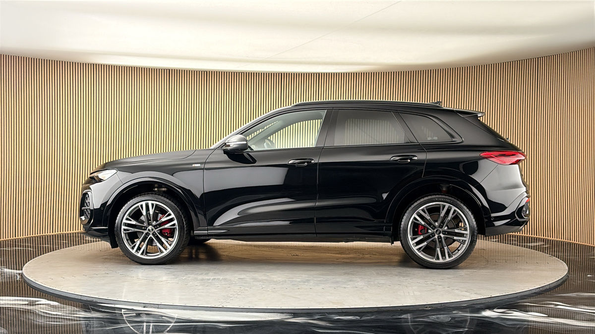More views of Audi Q5