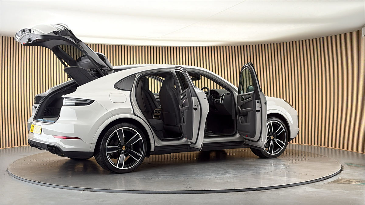 More views of Porsche Cayenne