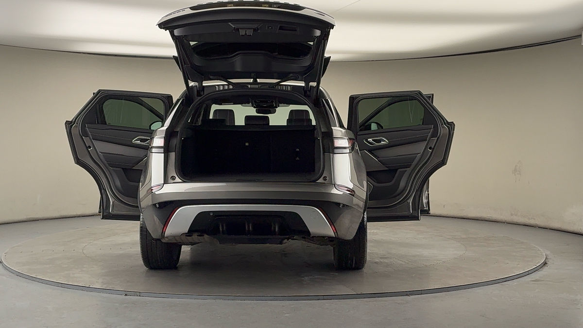 More views of Land Rover Range Rover Velar