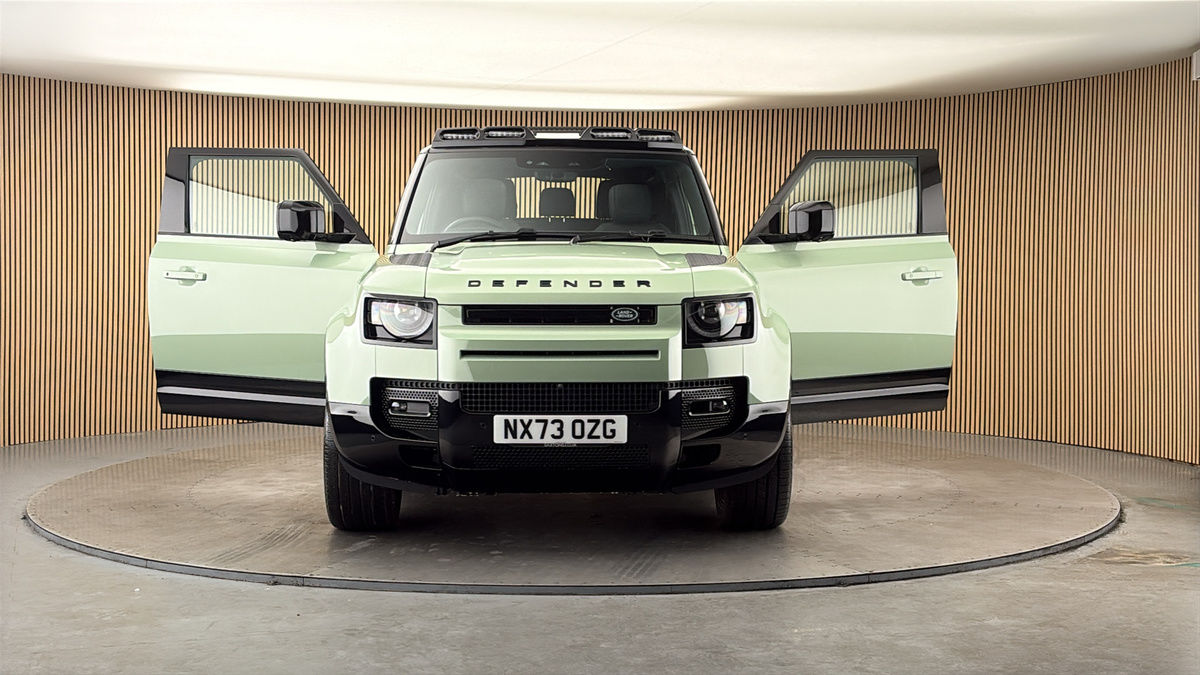 More views of Land Rover Defender 90