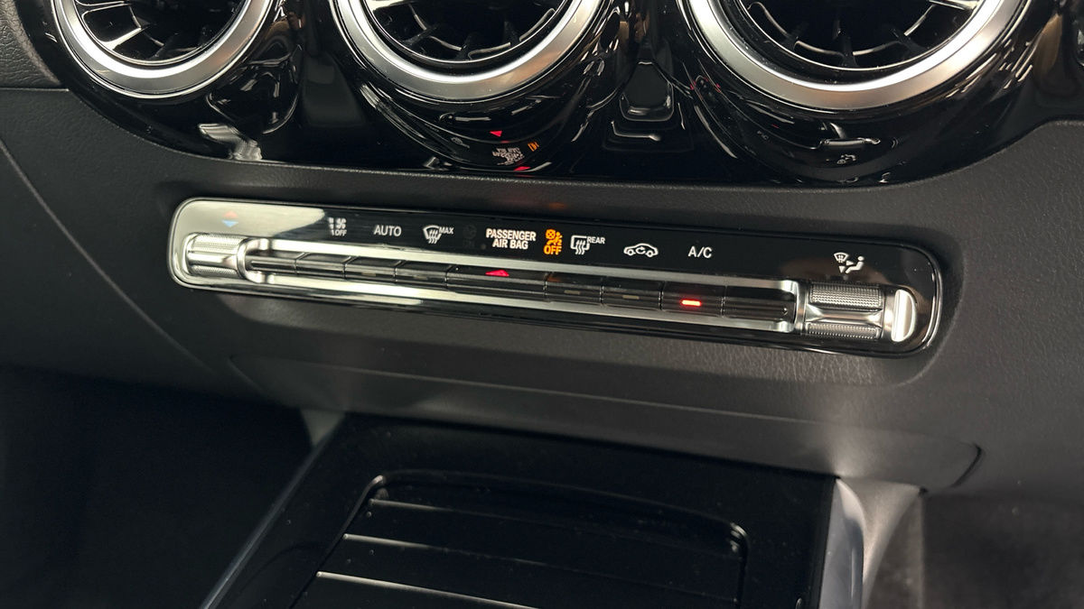 Mercedes-Benz GLA Image 9