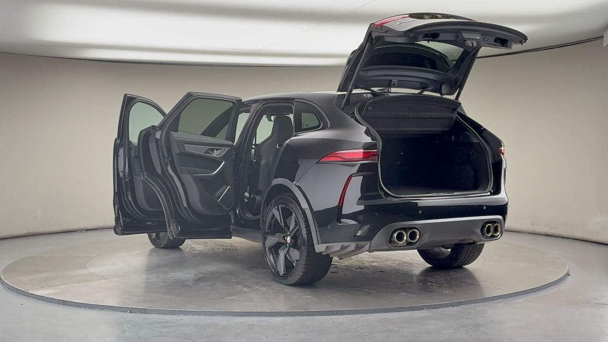 Jaguar F-PACE Image 23