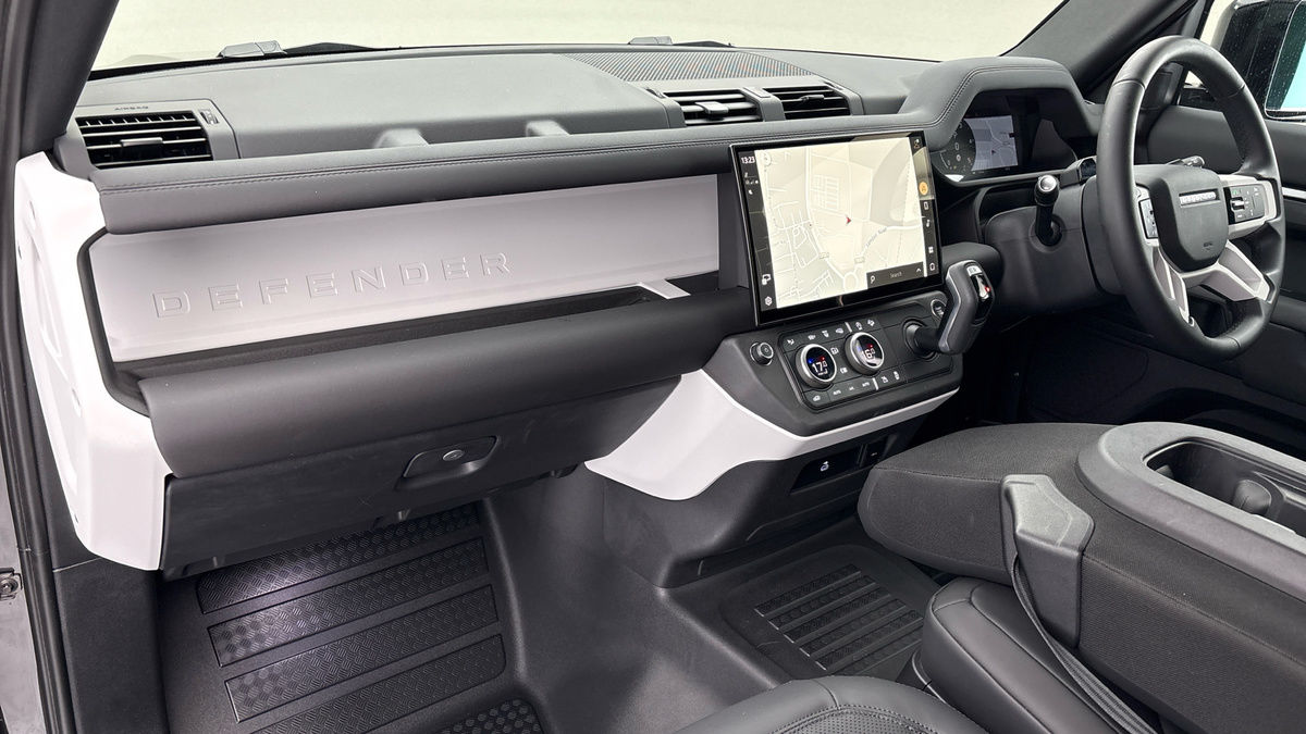 Land Rover Defender 90 Image 12