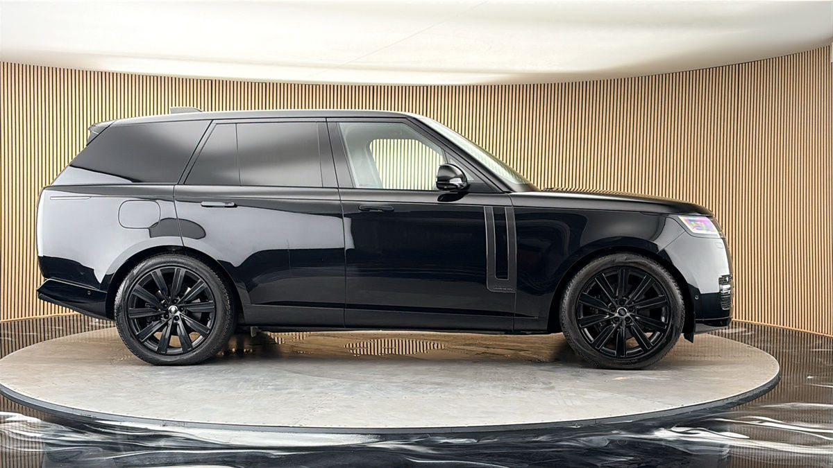 More views of Land Rover Range Rover
