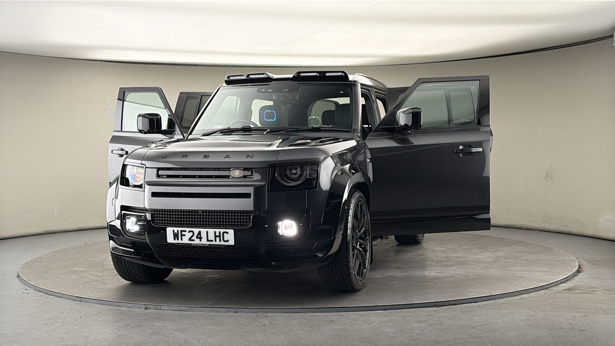 More views of Land Rover Defender 110