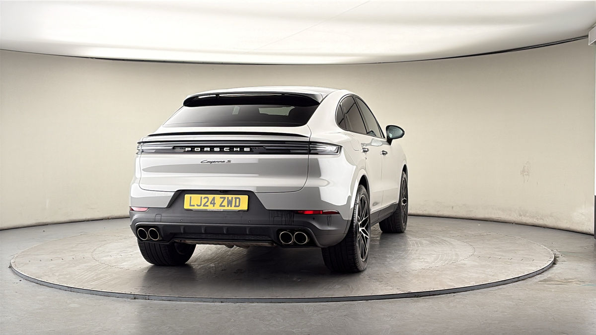 More views of Porsche Cayenne