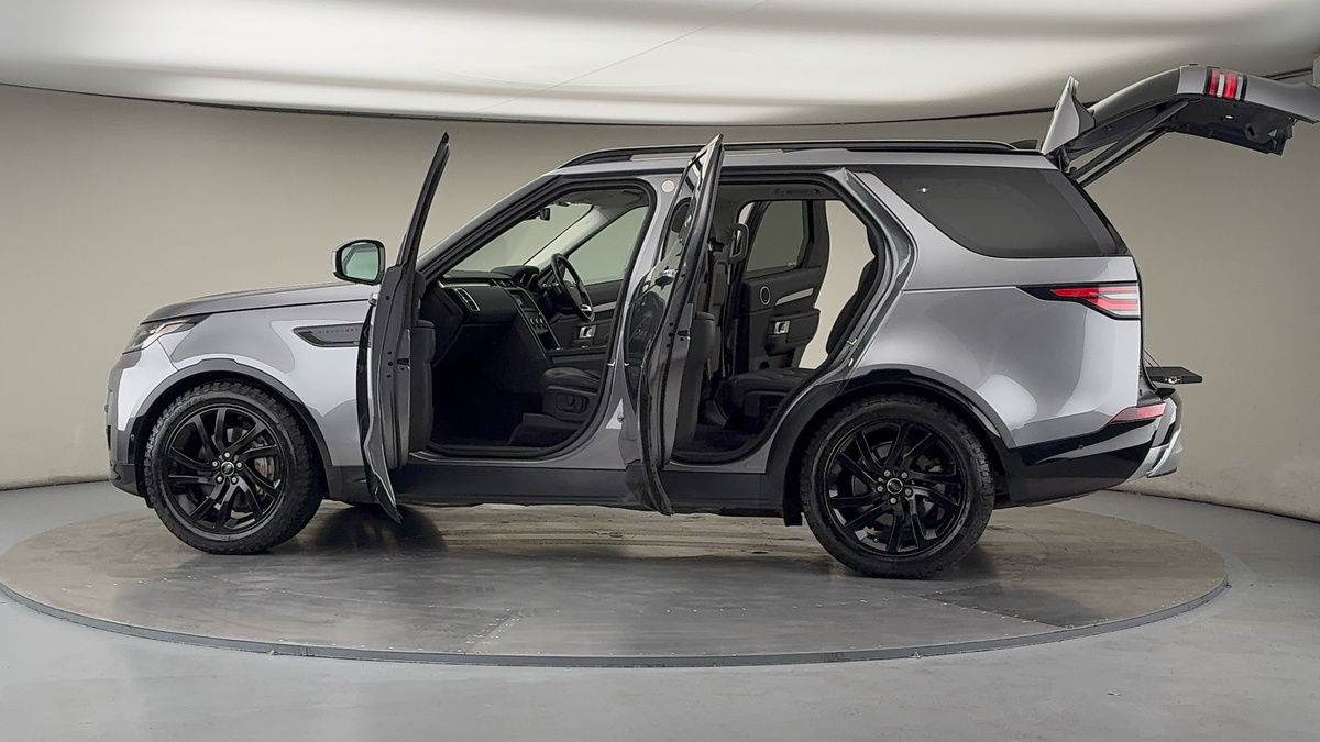 More views of Land Rover Discovery
