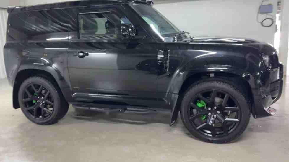 More views of Land Rover Defender 90