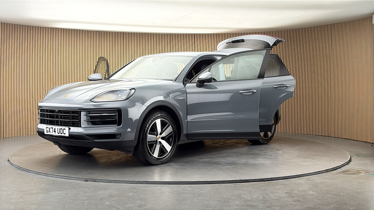 More views of Porsche Cayenne