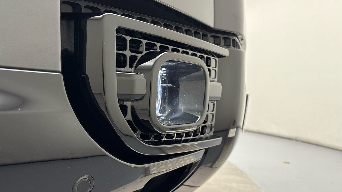 Land Rover Defender 110 Urban Image 28
