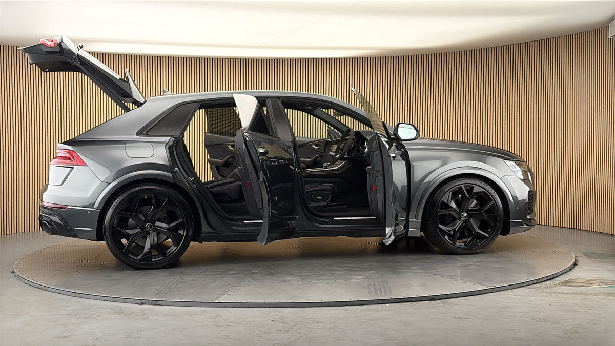 More views of Audi RSQ8
