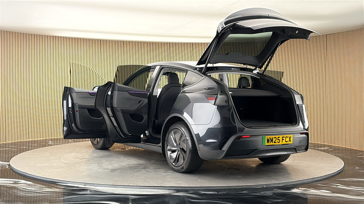 Tesla Model Y Image 23