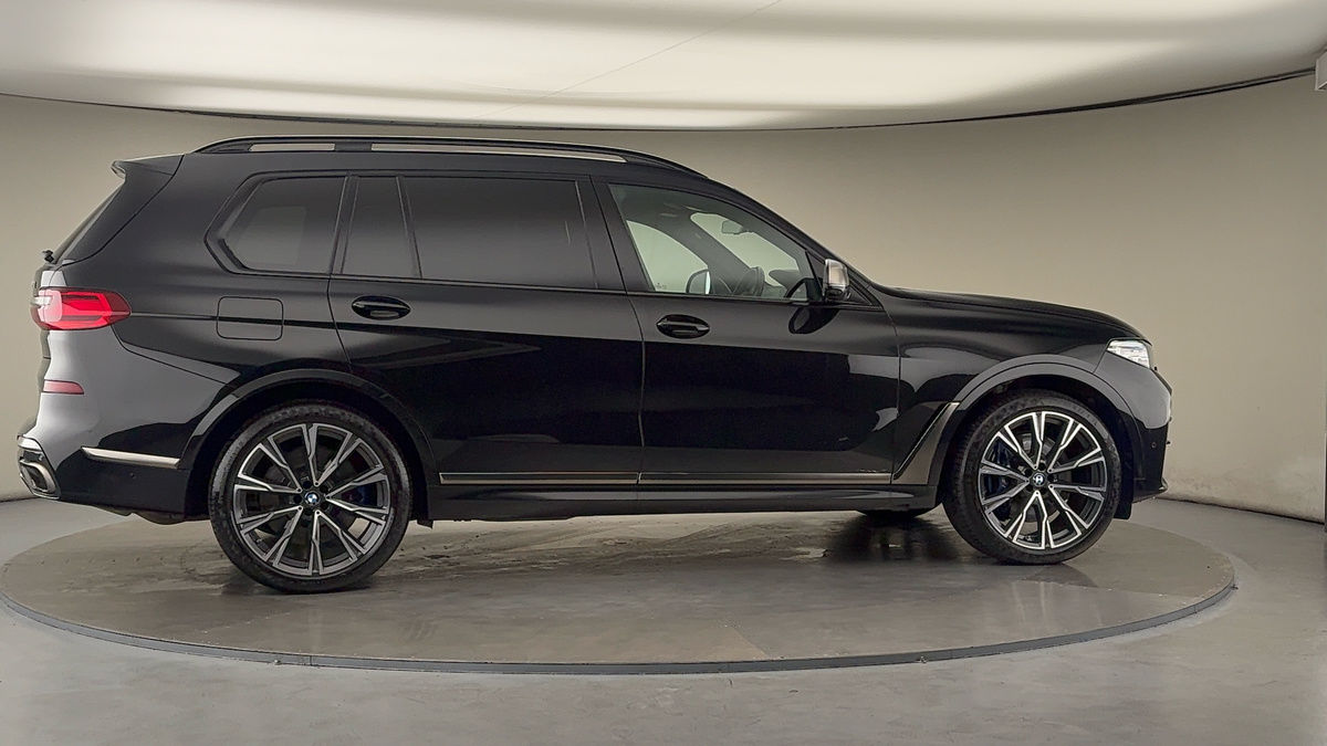 More views of BMW X7