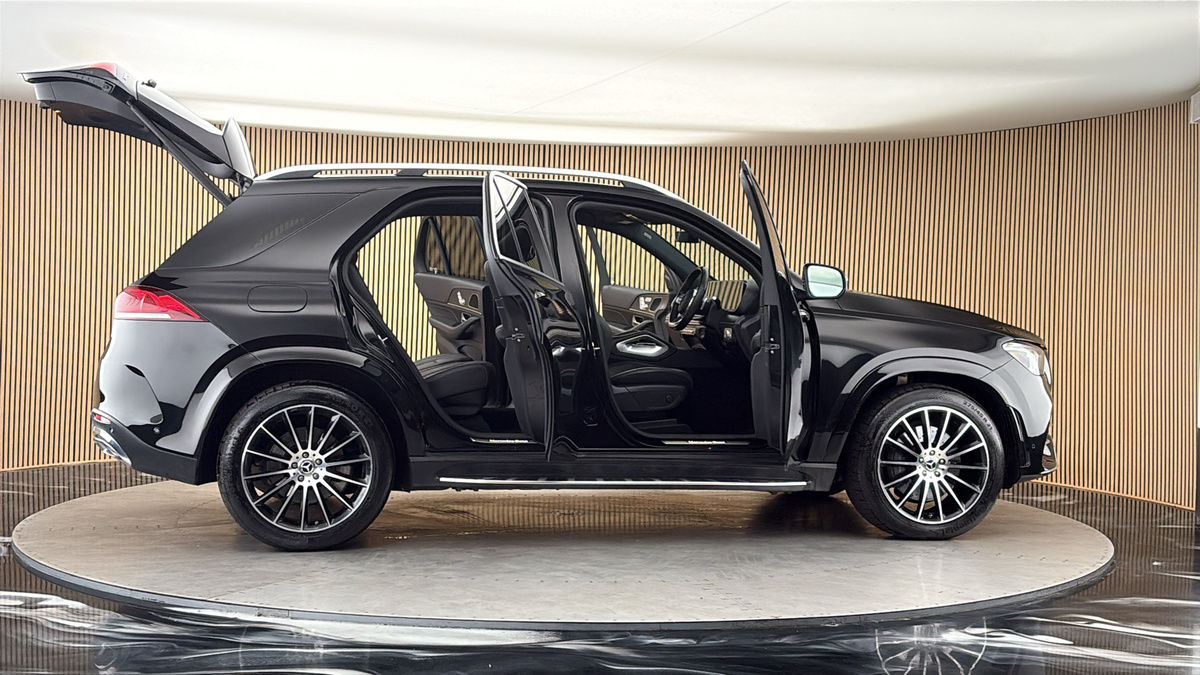 More views of Mercedes-Benz GLE