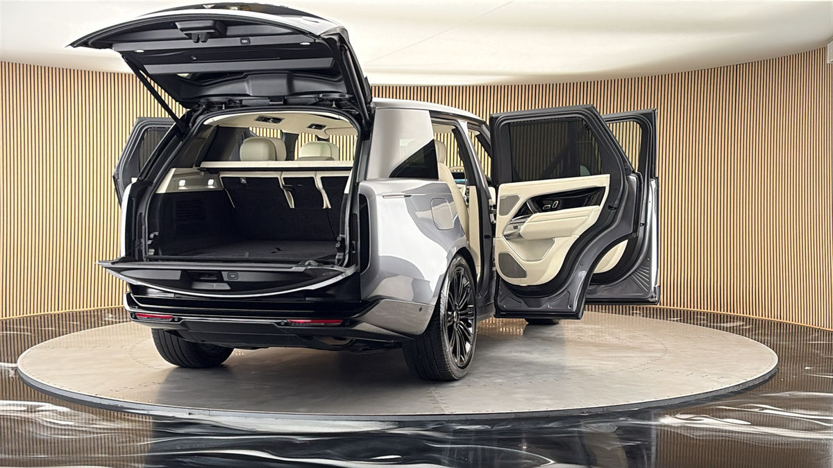 More views of Land Rover Range Rover