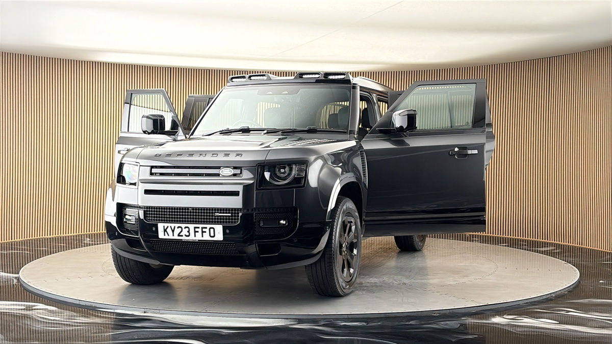 More views of Land Rover Defender 110