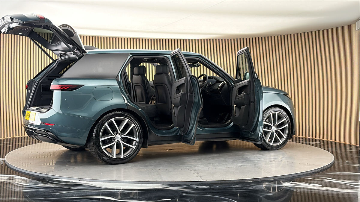 More views of Land Rover Range Rover Sport
