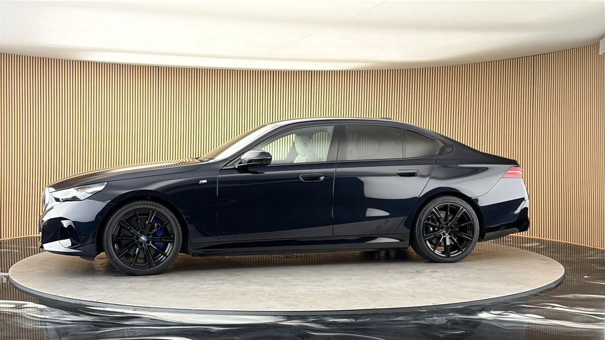 More views of BMW i5