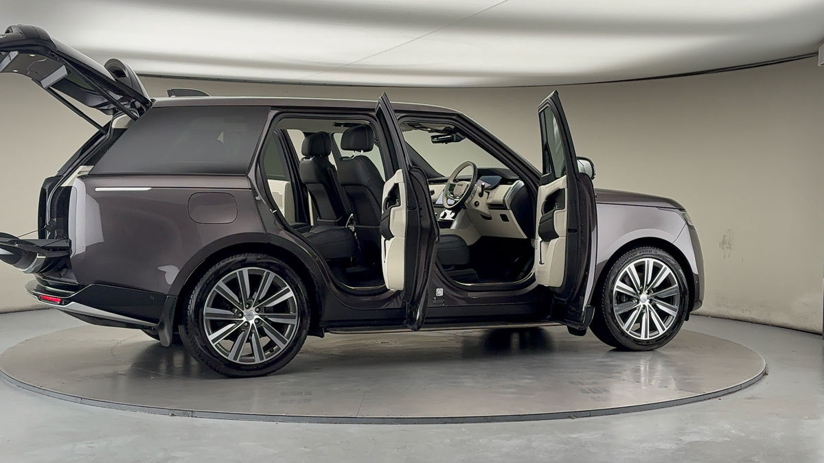 More views of Land Rover Range Rover