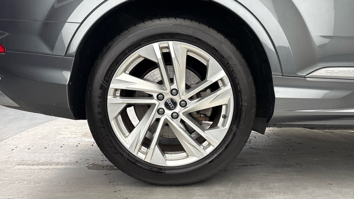 Audi Q7 Image 10