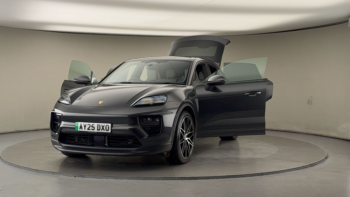 More views of Porsche Macan