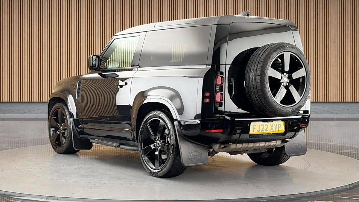 Land Rover Defender 90 Image 2