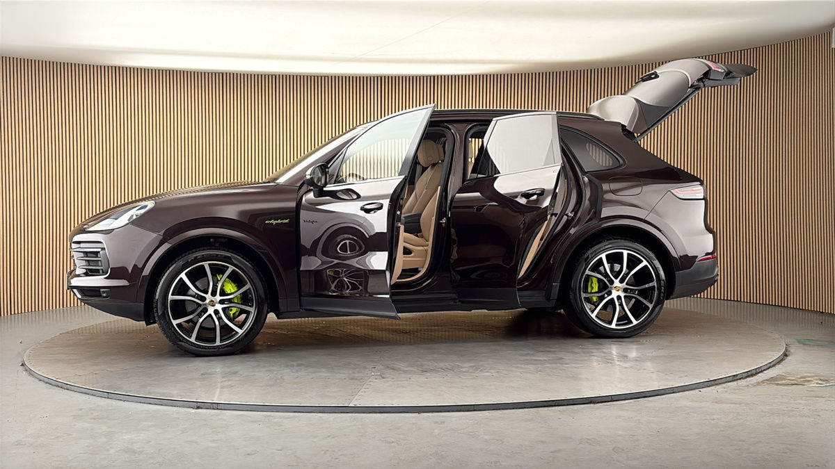 More views of Porsche Cayenne