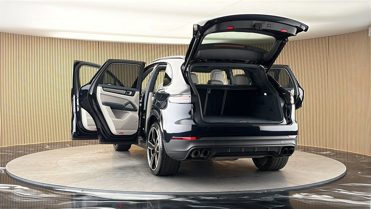 More views of Porsche Cayenne