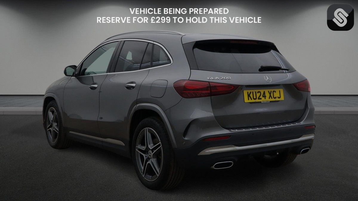 Mercedes-Benz GLA Image 3