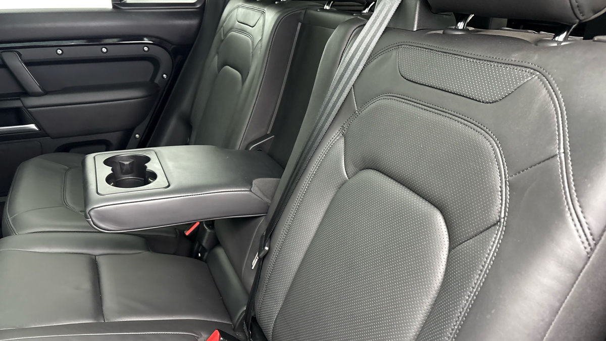 Land Rover Defender 110 Urban Image 9