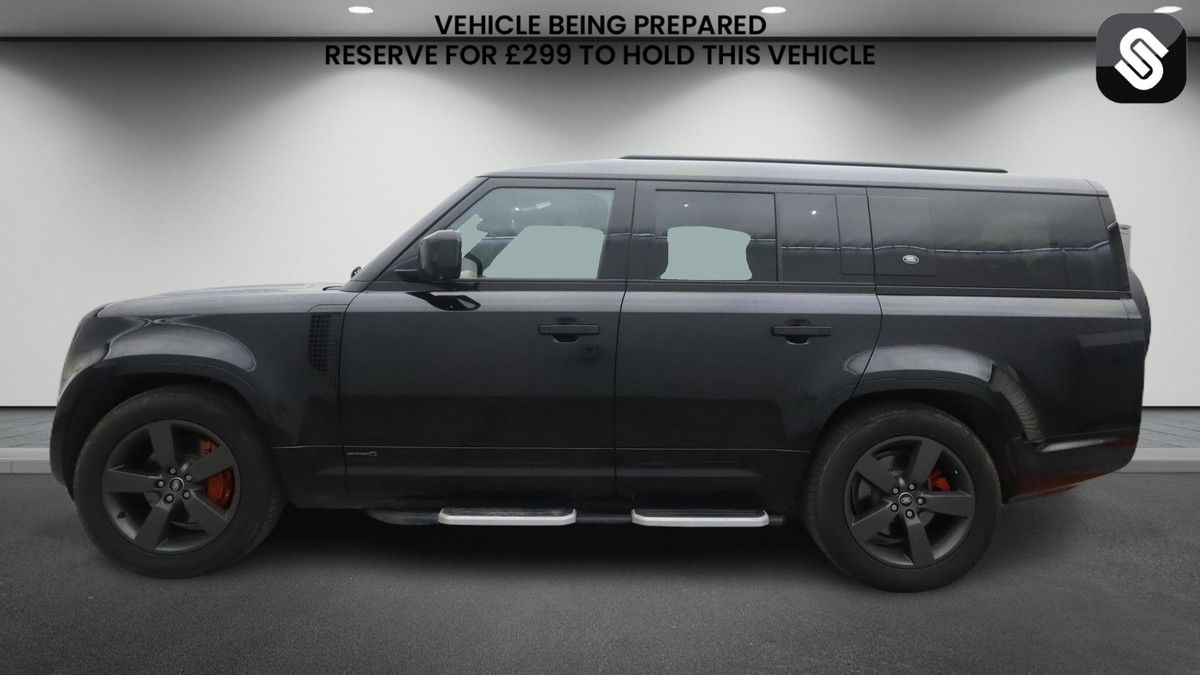 Land Rover Defender 130 Image 6